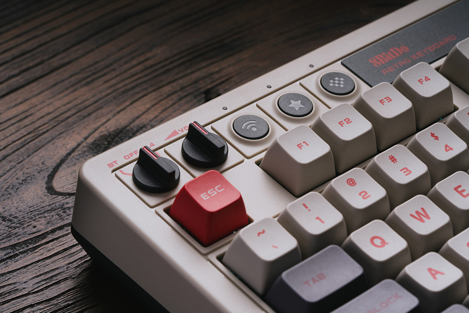 8Bitdo Retro Mechanical Keyboa - Retro Gaming Setup ulasan dan harga